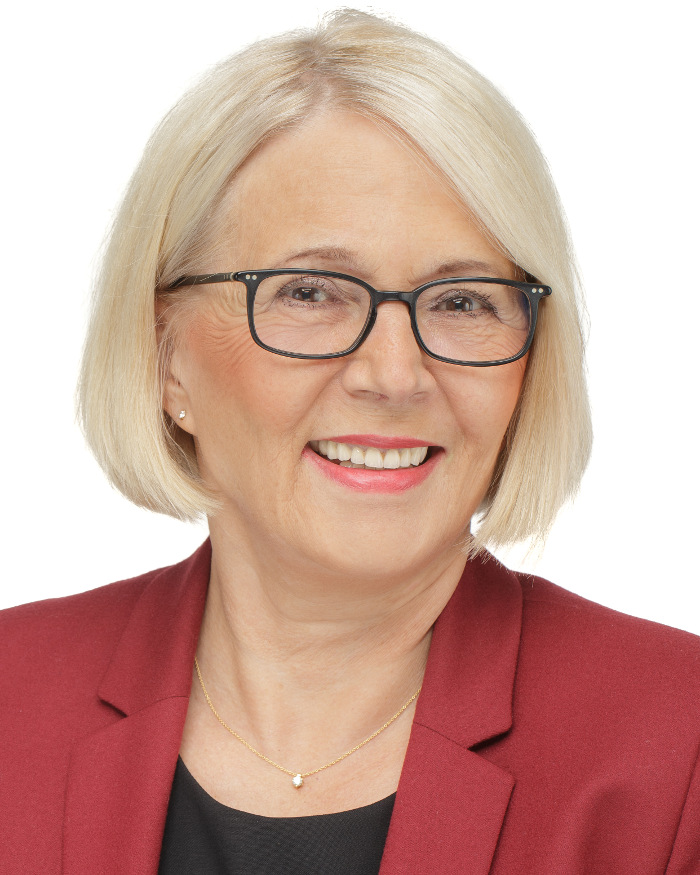 Portraitfoto von Dr. Ulrike Leonow, Fachärztin für Psychiatrie und Psychotherapie, neue Ärztin im MVZ Timmermann & Partner.