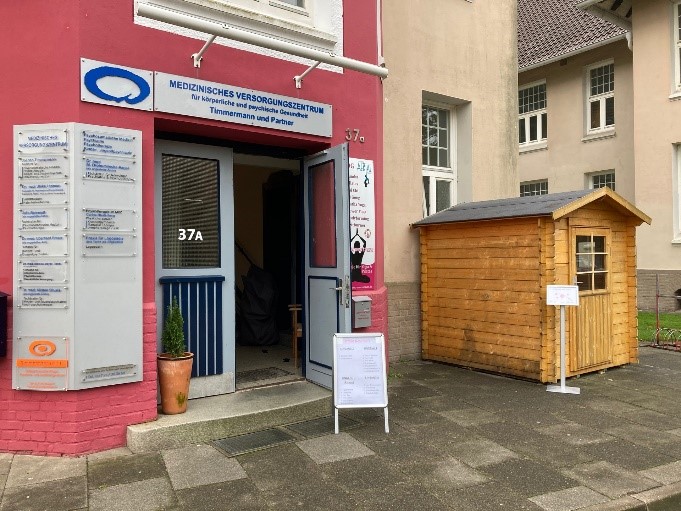 Eingang des MVZ Timmermann und Partner in Cuxhaven